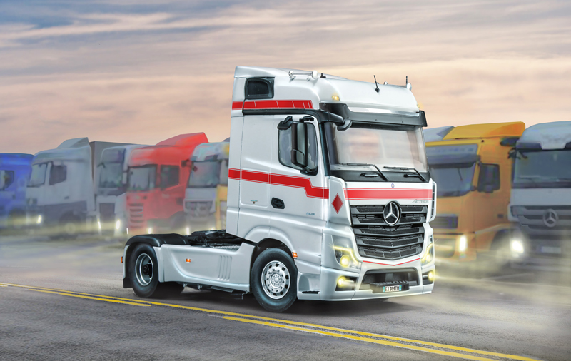 3948 - MERCEDES-BENZ MP4 BIG SPACE (1 : 24)
