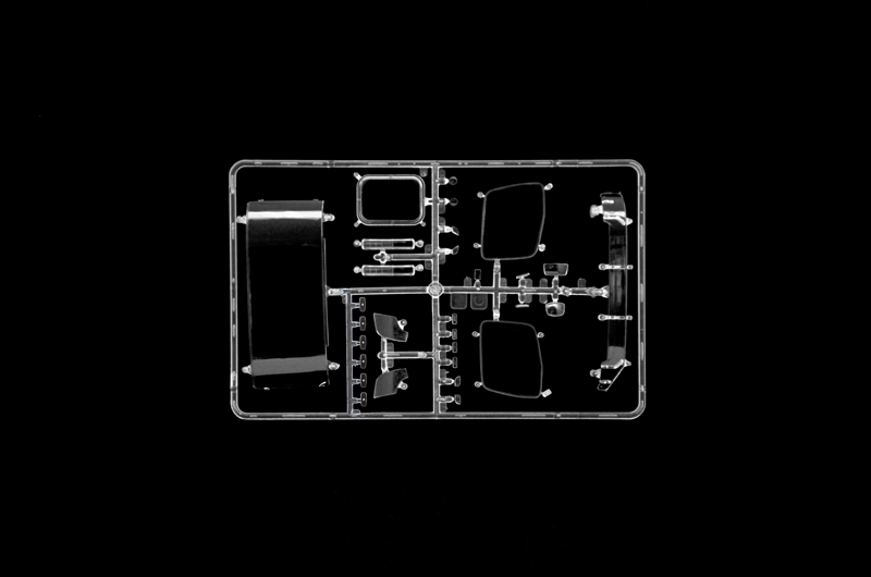 3948 - MERCEDES-BENZ MP4 BIG SPACE (1 : 24) - Imagem 4