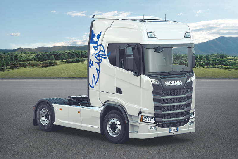 3965 - Scania 770S V8 “White Cab”